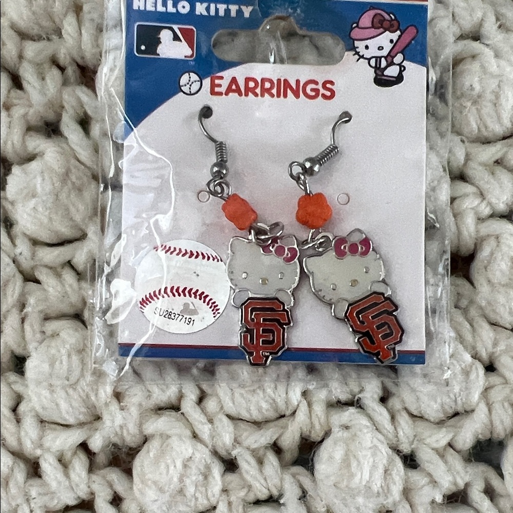 Hello Kitty San Francisco Giants reversible Orange Beanie and Earrings Set BN - Picture 3 of 6